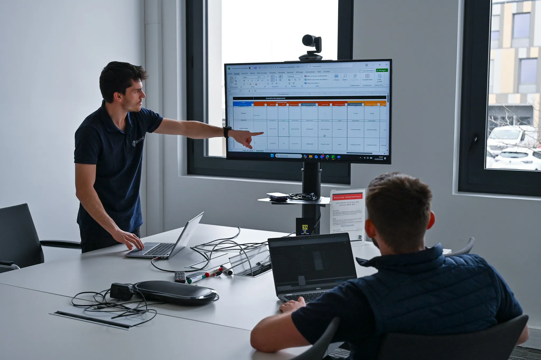 Inventaire réseau OT et matrice de flux illustrant les échanges entre équipements industriels et la stabilisation des communications